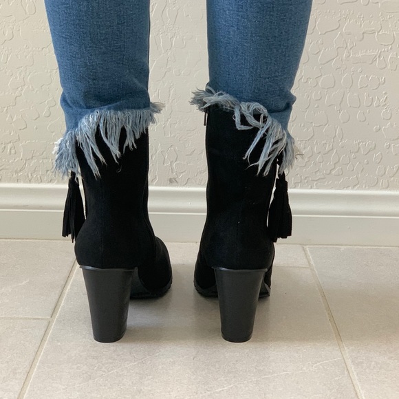 NIB Black Chic Tassel Detail Chunky Heel Boots - Picture 6 of 8